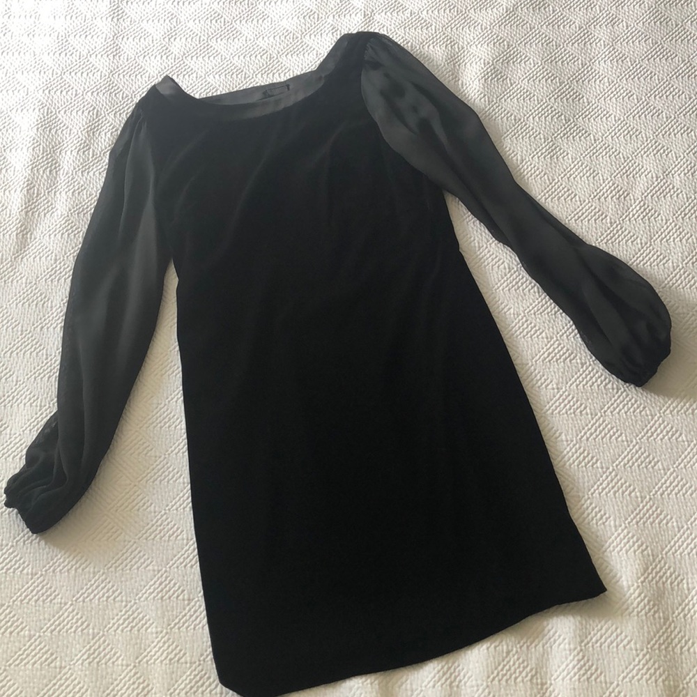 Black elegant long sleeve cocktail dress
